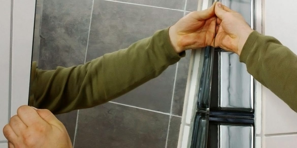 Як прикріпити дзеркало до стіни